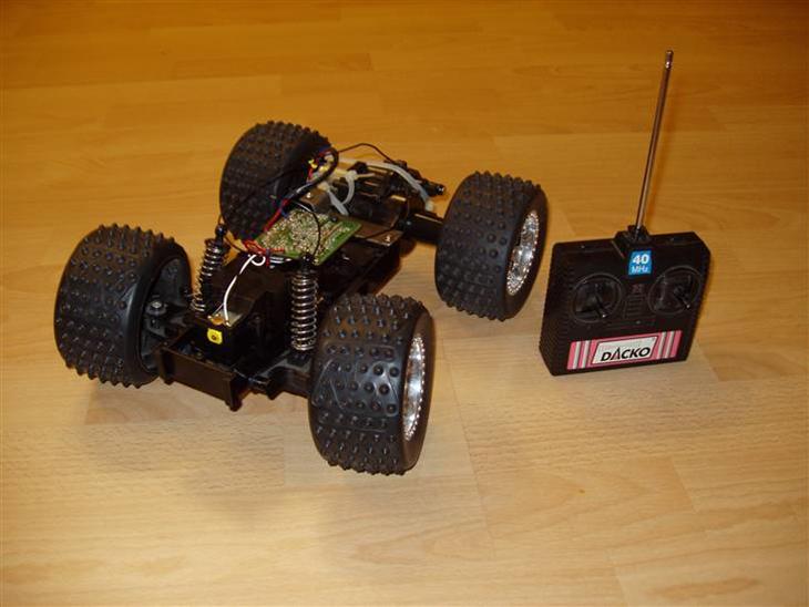 Bil Off-roader - Bil + fjernbetjening. billede 1
