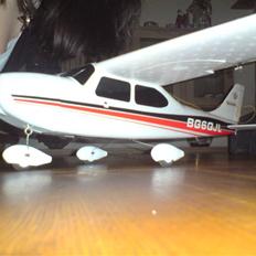 Fly Cessna 182 SkyLane RTF EP
