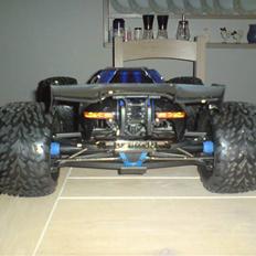 Bil Traxxas E-revo    SOLGT