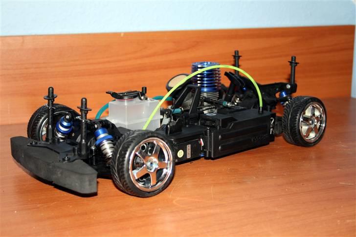 Bil Kyosho FW-05 billede 8