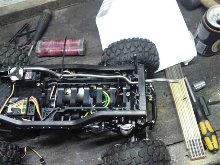 Off-Roader Unimog CR01 - Førings-rør til spil billede 6