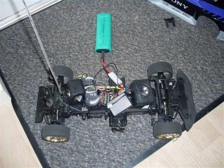 Bil HBX SONY NISSAN SKYLINE - mit batteri et nyt batteri 4500 hundret batteri så holder den længer tid billede 2