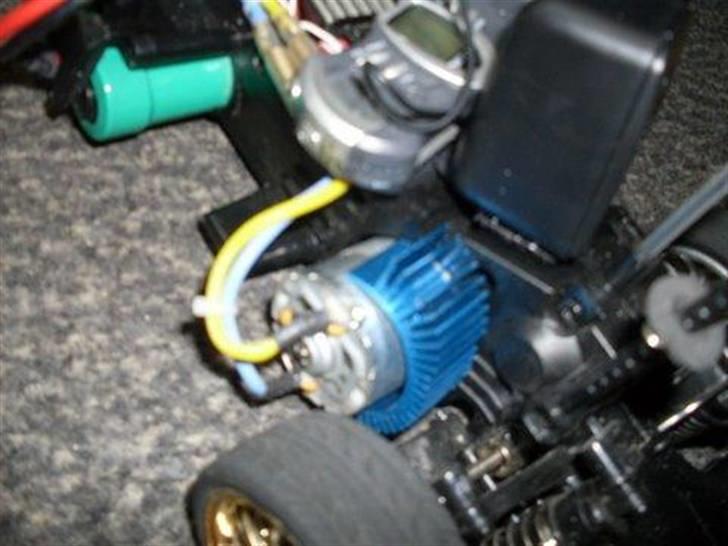 Bil HBX SONY NISSAN SKYLINE - det er min motor den er ikke så stor billede 4