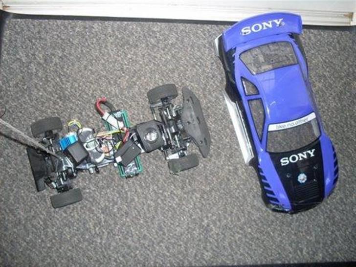 Bil HBX SONY NISSAN SKYLINE - min bil oppe fra luften billede 8