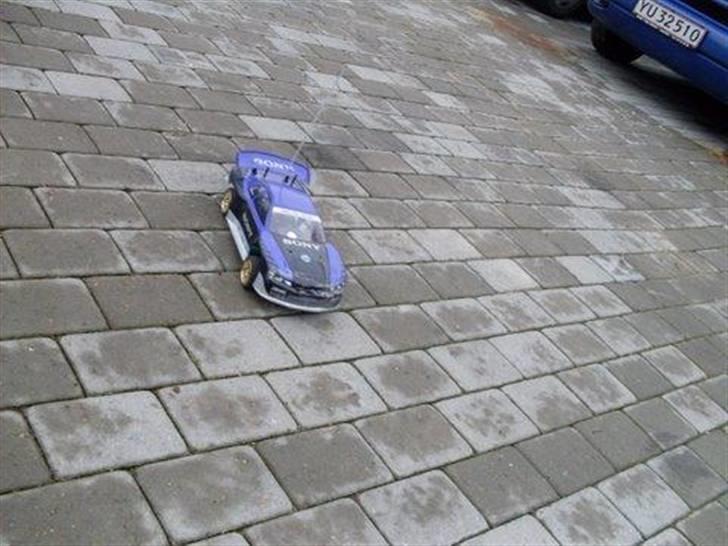 Bil HBX SONY NISSAN SKYLINE - hvor  jeg kører ude i min have det går stærkt skal ha ny  motor billede 9