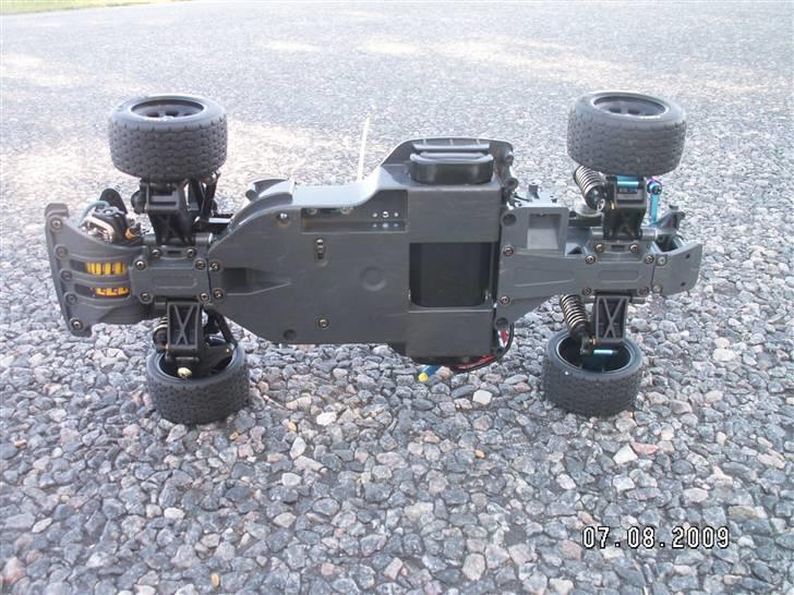 Bil Tamiya TA-03F Ford Fusion - Tamiya TA-03F Ford Fusion Matt Kenseth 17 (16) vs. Original 1:24 Nascar 17 Matt Kenseth Model billede 20