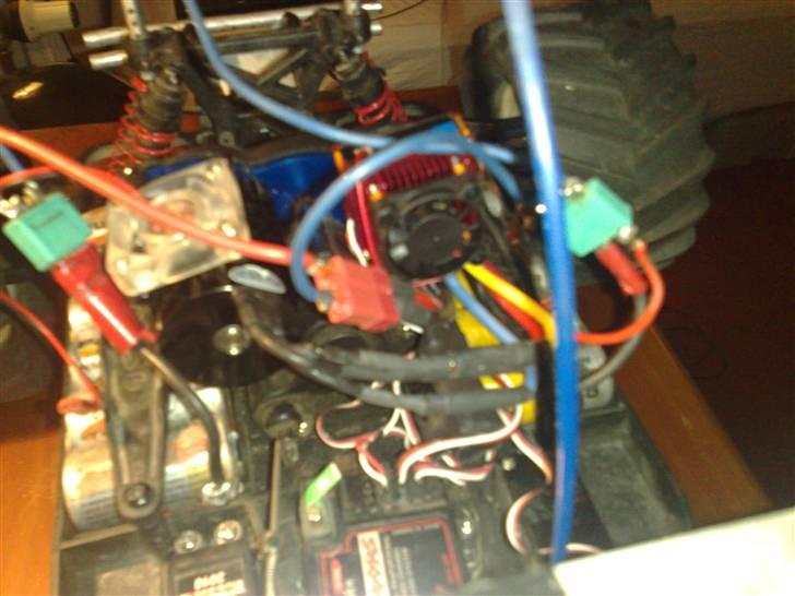 Truck E-maxx Brushless billede 18