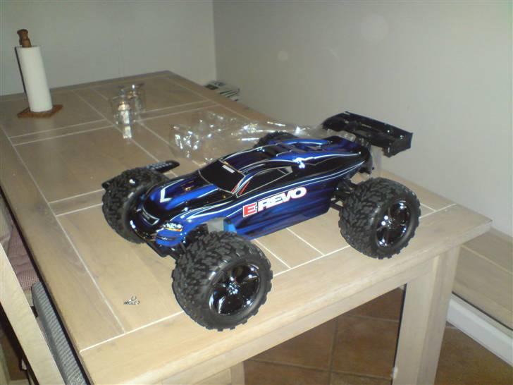 Bil Traxxas E-revo    SOLGT billede 1
