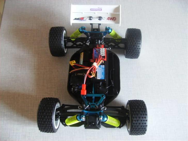 Bil Anderson MB4 Truggy 1/18 billede 4