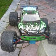 Off-Roader Traxxas Revo 3.3