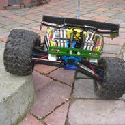 Off-Roader Traxxas Revo 3.3