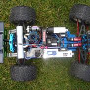 Off-Roader Traxxas Revo 3.3
