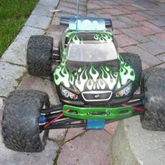 Off-Roader Traxxas Revo 3.3