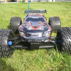 Truck E-Revo Kershaw spec.