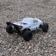 Off-Roader kyosho DST