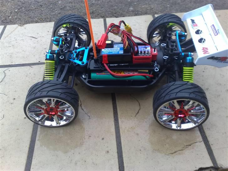 Bil Anderson MB4 Truggy 1/18 billede 9