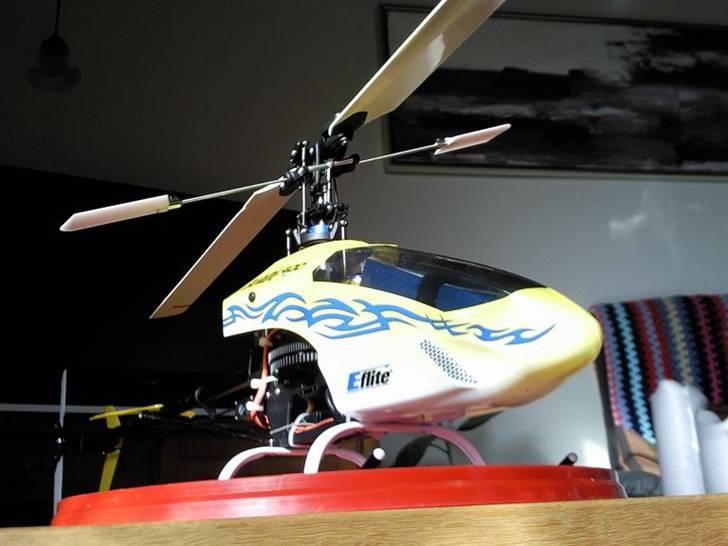 Helikopter E-flite Blade 400 3D billede 1