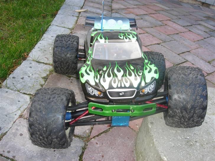 Off-Roader Traxxas Revo 3.3 billede 1