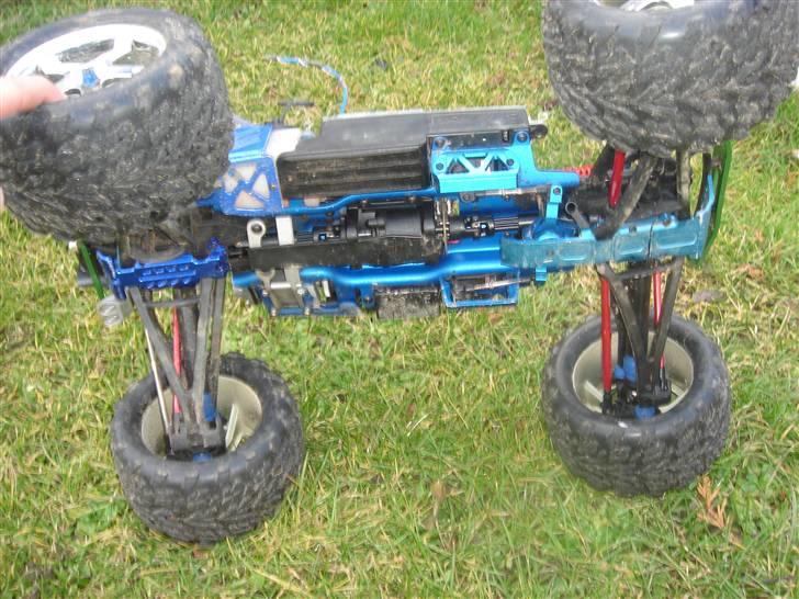 Off-Roader Traxxas Revo 3.3 billede 6
