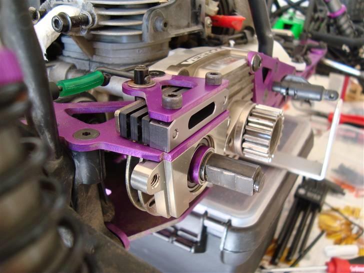 Off-Roader HPI Baja 5B - Vertigo kulfiber bremser og transmission shaft carrier billede 11