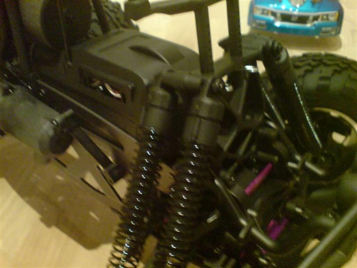 Off-Roader Savage x 4,6 Big Block - Mere af det indre på vildbassen:D billede 8