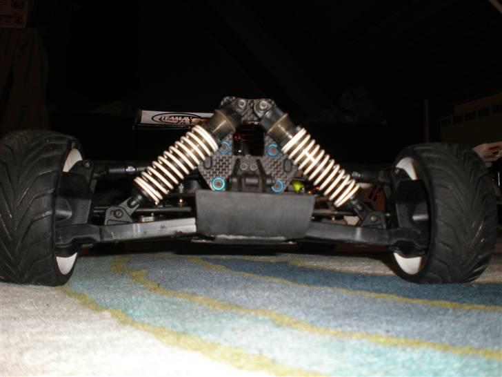 Buggy team associated RC8 FT billede 10