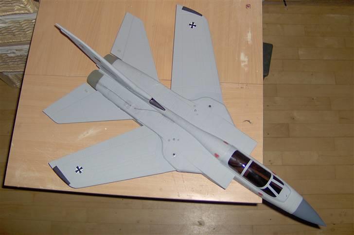 Fly Kyosho Panavia Tornado - Vingerne i midterste position. billede 5