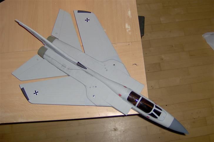 Fly Kyosho Panavia Tornado - Vingerne i bagerste position. billede 6