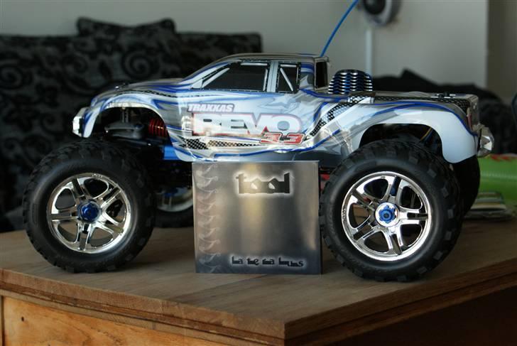 Off-Roader Revo 3.3 #5308 byttet - Det vigtigste værktøj er Tool. Man kan ikke rode med biler uden at sådan en skive er smidt i hi-fi´en. billede 3