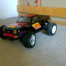 Bil Toyota Hilux T2M