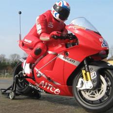 Motorcykel :Ducati Desmosedici