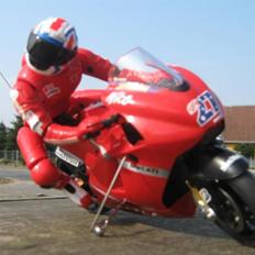 Motorcykel :Ducati Desmosedici