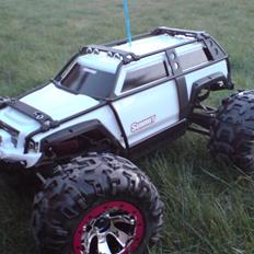 Off-Roader Traxxas Summit