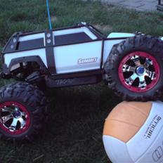 Off-Roader Traxxas Summit