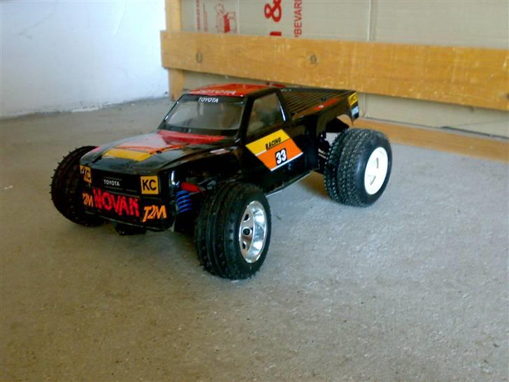 Bil Toyota Hilux T2M billede 1