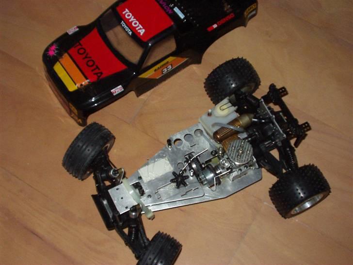 Bil Toyota Hilux T2M - Her med original motor billede 10