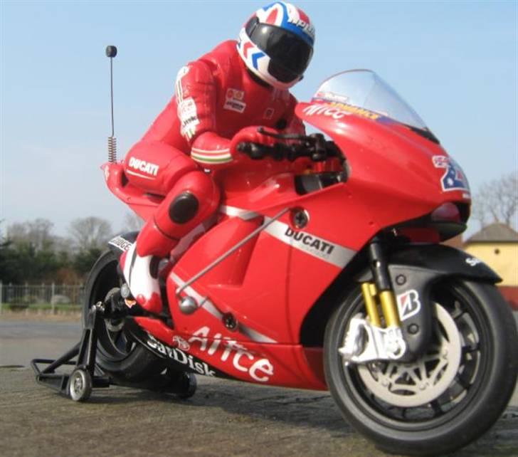 Motorcykel :Ducati Desmosedici billede 1