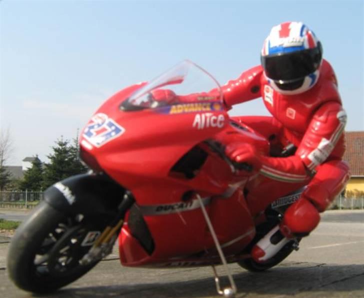 Motorcykel :Ducati Desmosedici billede 2