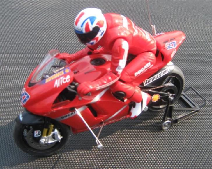 Motorcykel :Ducati Desmosedici billede 7