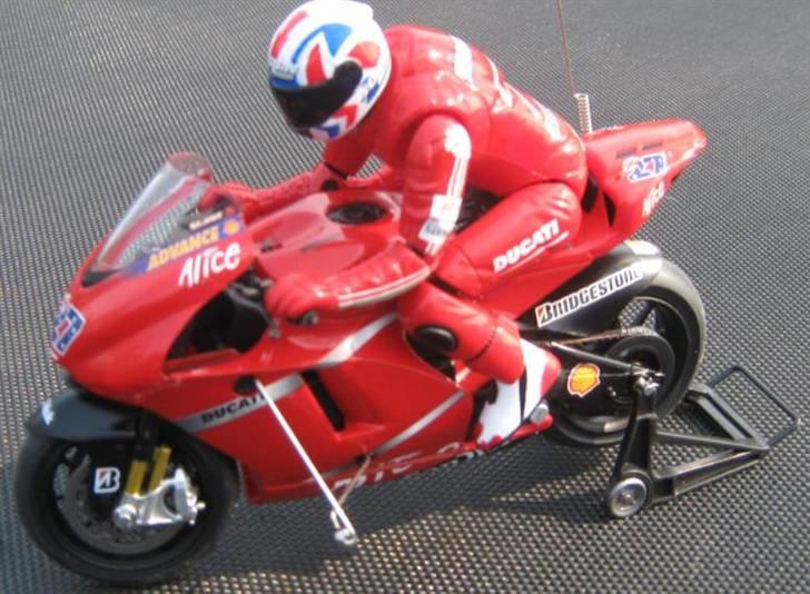 Motorcykel :Ducati Desmosedici billede 11