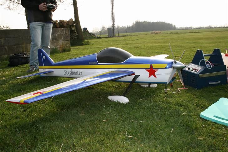 Fly               Sixshooter  billede 2