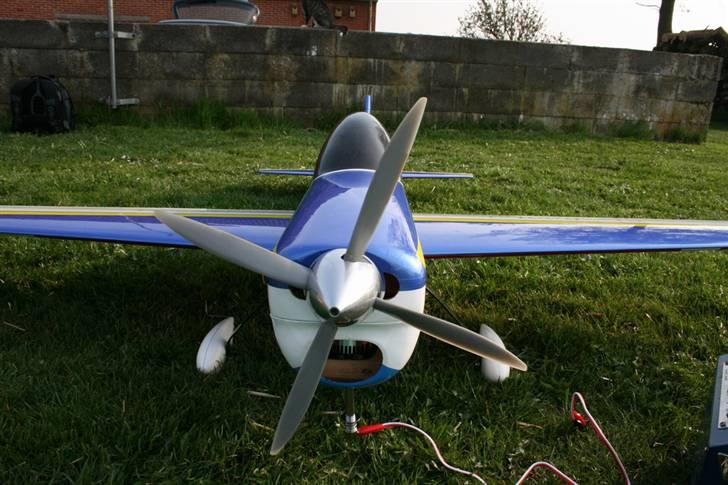 Fly               Sixshooter  billede 3