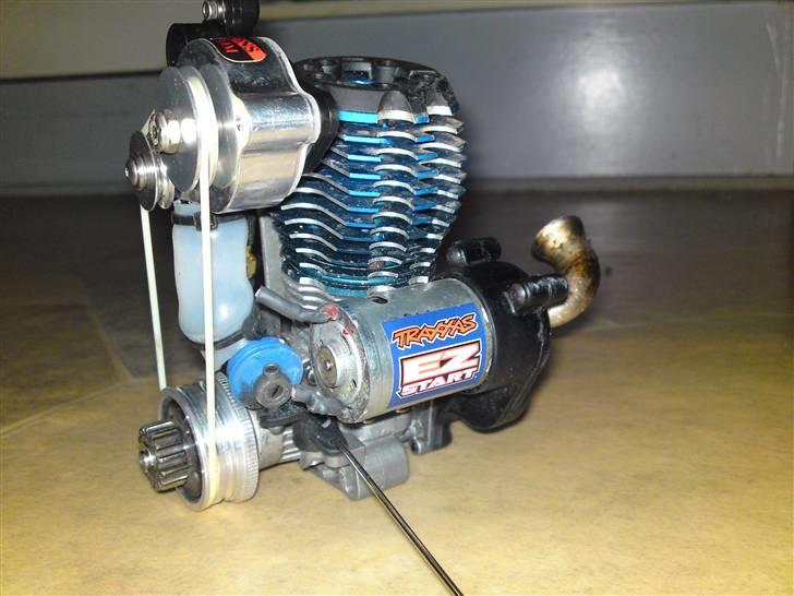 Truck Traxxas Revo 3,3 - kompressor monteret på orginal motoren billede 13