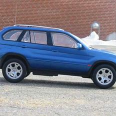 Bil BMW X5 1:8