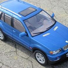 Bil BMW X5 1:8