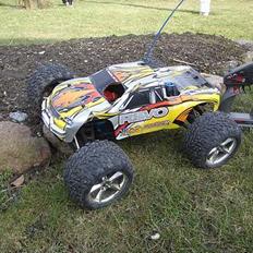 Off-Roader Traxxas REVO