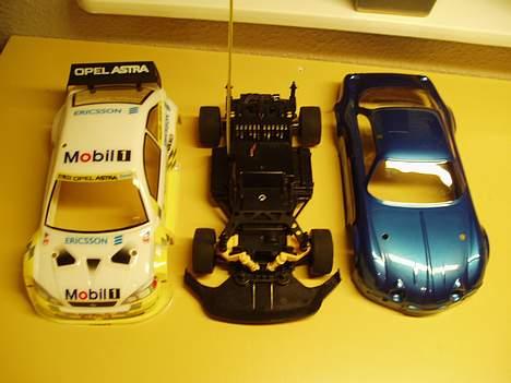 Bil Nikko evolution series - Samlet! Hvid karosserí, selve bilen og blå karosseri billede 10
