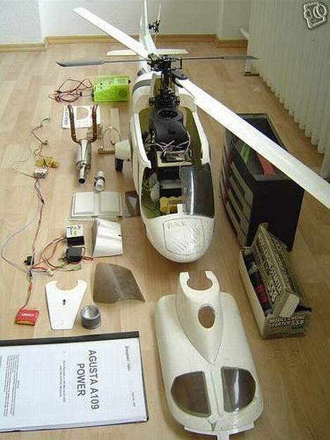 Helikopter Agusta A109 Power - Dette er hvad der følger med til den  billede 3