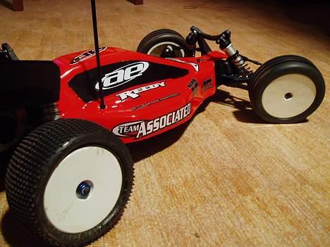 Buggy Associated RC10B4 Factory billede 3