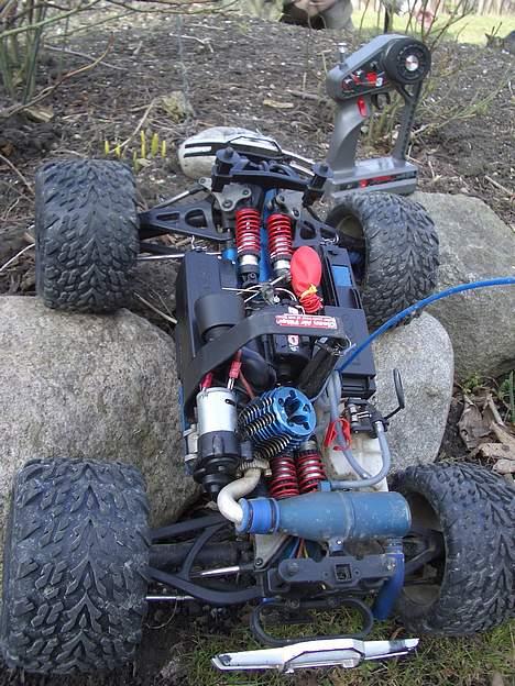 Off-Roader Traxxas REVO - Bagfra uden body billede 8